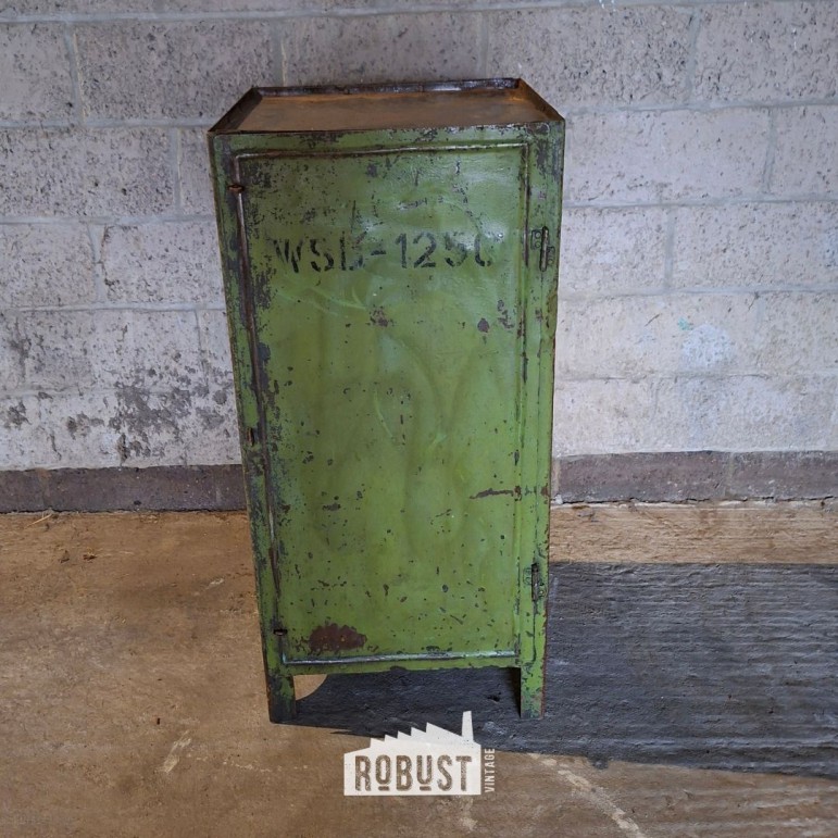 Industrieel DDR Werkkastje...