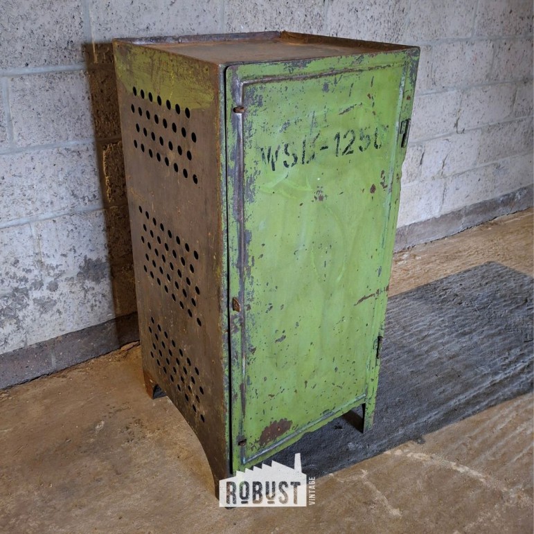 Industrieel DDR Werkkastje...