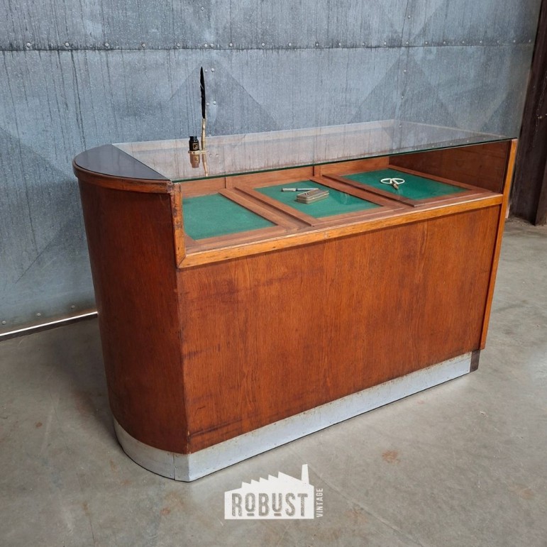 Halfronde fournituren toonbank