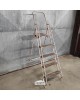 Witte industriële trapladder