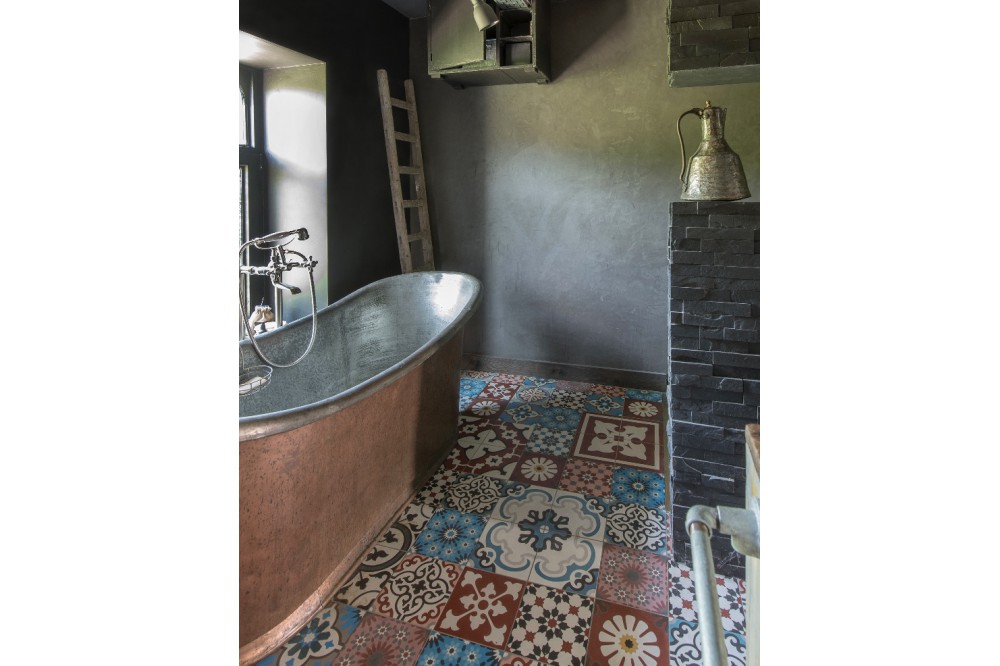 Hoe je karakterstukken en vintage speelgoed laat opgaan in je interieur (zonder dat het voelt als decoratie)